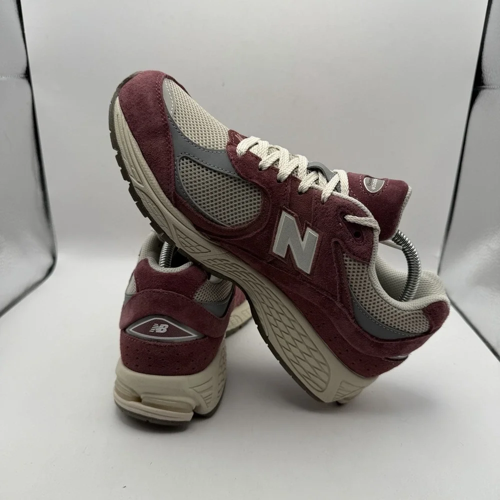 New Balance Men's Sz 8.5D 2002R Casual Sneaker Deep Red/grey |U2002RS| Womens 10